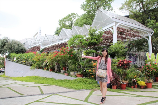 魔幻豆子主題館:【桃園大溪景點】魔幻豆子主題館~迎賓的花卉廊道,浪漫又繽紛,兒童F1賽車等小朋友鬥陣來嘗鮮囉