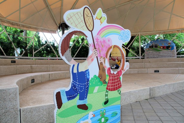 魔幻豆子主題館:【桃園大溪景點】魔幻豆子主題館~迎賓的花卉廊道,浪漫又繽紛,兒童F1賽車等小朋友鬥陣來嘗鮮囉