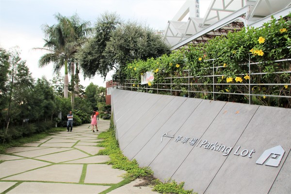 魔幻豆子主題館:【桃園大溪景點】魔幻豆子主題館~迎賓的花卉廊道,浪漫又繽紛,兒童F1賽車等小朋友鬥陣來嘗鮮囉