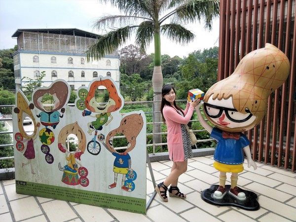 魔幻豆子主題館:【桃園大溪景點】魔幻豆子主題館~迎賓的花卉廊道,浪漫又繽紛,兒童F1賽車等小朋友鬥陣來嘗鮮囉