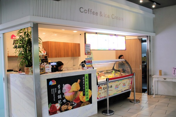 魔幻豆子主題館:【桃園大溪景點】魔幻豆子主題館~迎賓的花卉廊道,浪漫又繽紛,兒童F1賽車等小朋友鬥陣來嘗鮮囉