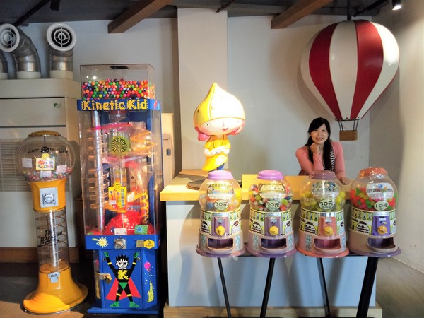 魔幻豆子主題館:【桃園大溪景點】魔幻豆子主題館~迎賓的花卉廊道,浪漫又繽紛,兒童F1賽車等小朋友鬥陣來嘗鮮囉