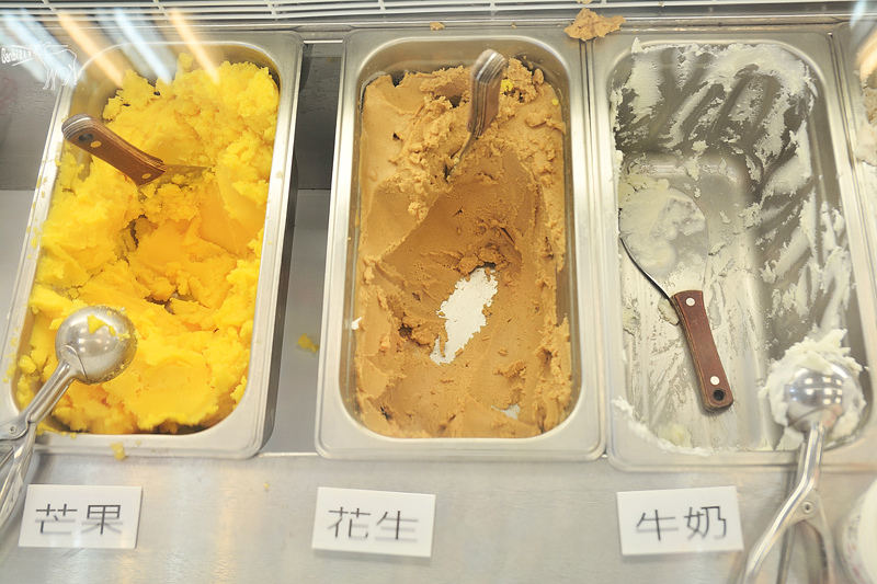 宜蘭羅東美食:船來冰品 芋冰牛乳大王,雪淇淋,芋頭沙牛奶 @ Banbi217 美食旅遊 痞客邦 PIXNET TPE_2412.jpg