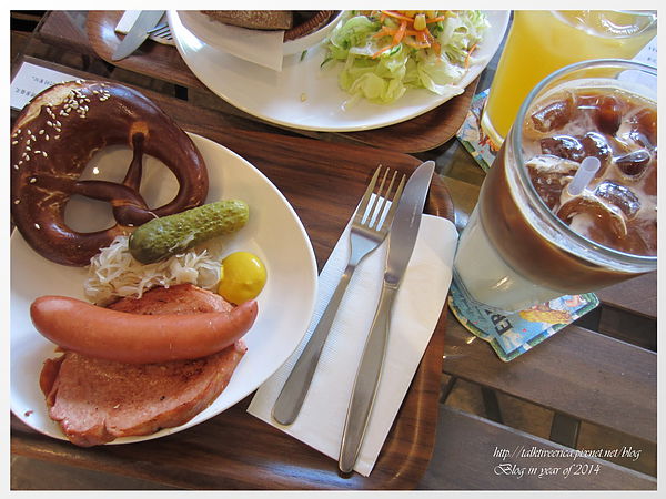 『呷』「捷運永安市場站」☆ 黃白小屋 ☆ 美味特別的德式早午餐