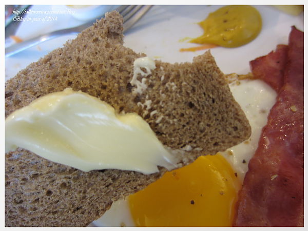 『呷』「捷運永安市場站」☆ 黃白小屋 ☆ 美味特別的德式早午餐