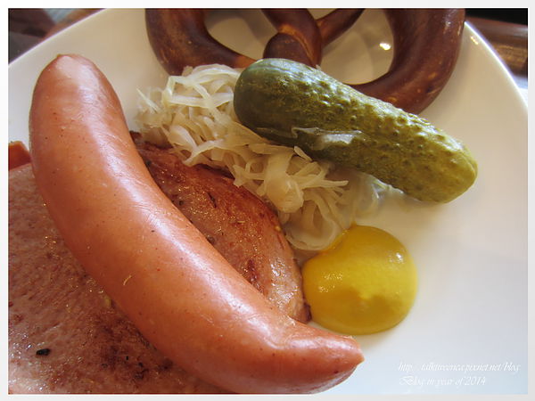 『呷』「捷運永安市場站」☆ 黃白小屋 ☆ 美味特別的德式早午餐