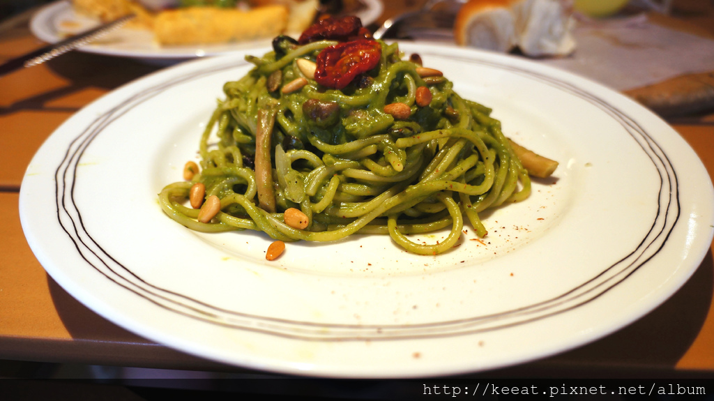 青醬野菇義大利麵 青醬野菇義大利麵