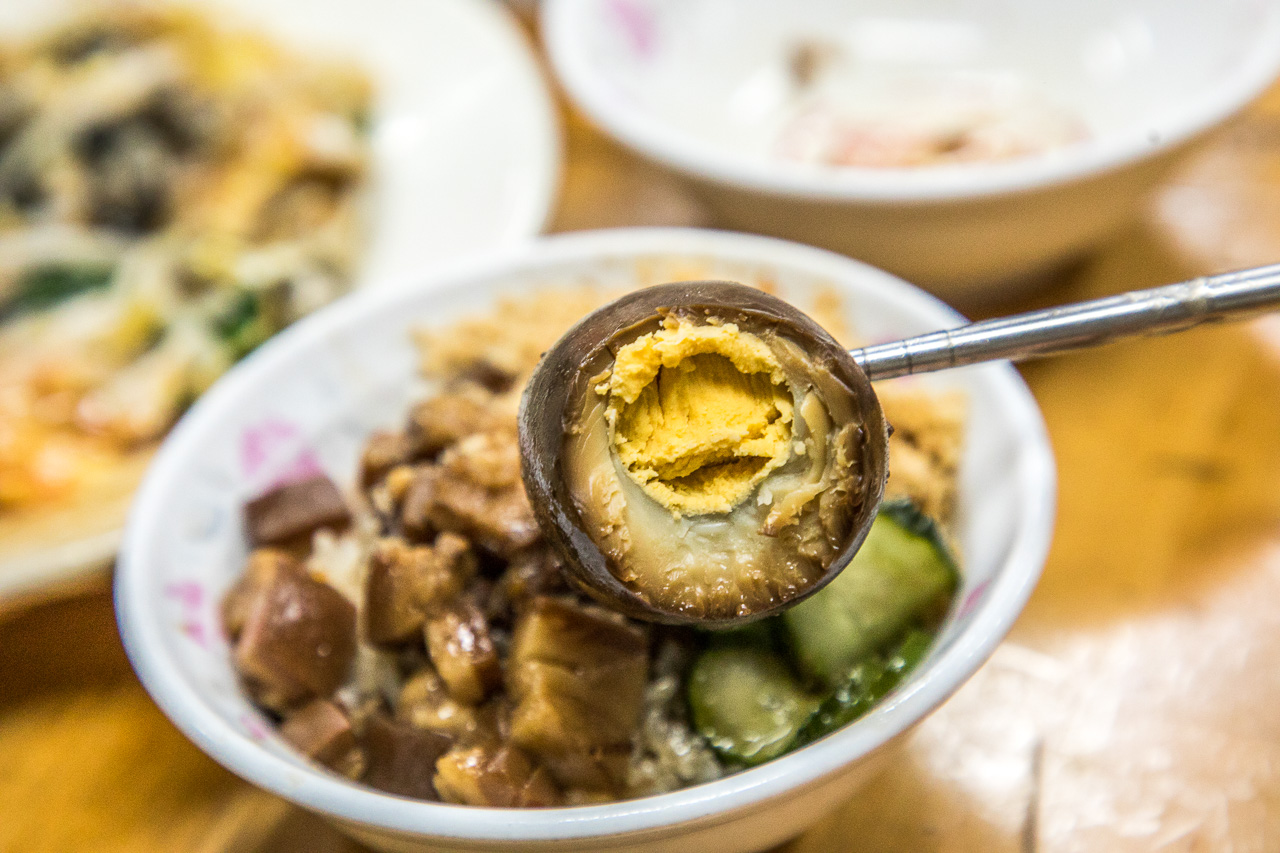 台南在地人的深夜食堂！戽斗米糕～魚鬆滷肉Ｑ米糕，一吃上癮的懷舊古早味！