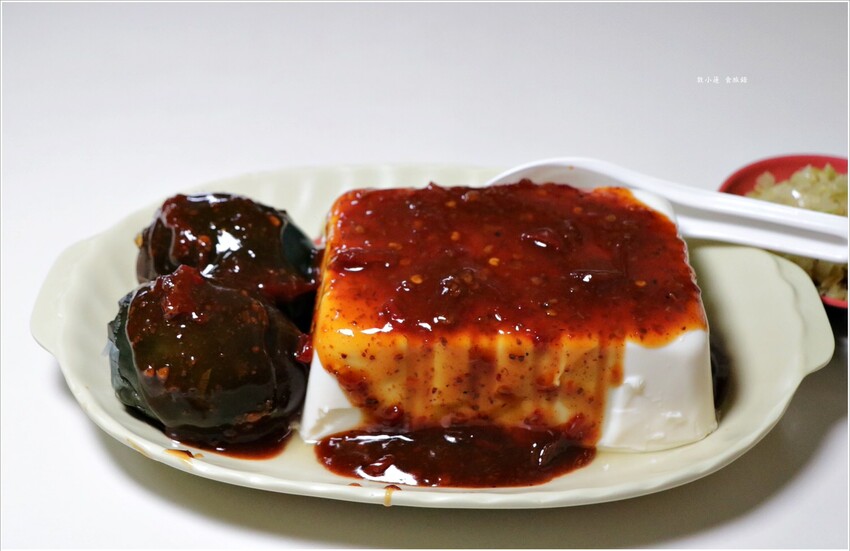 【高雄】川味牛肉麵‧巷口中在地五十年老味道 - 敦 小 蓮の食旅錄