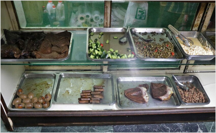 【高雄】川味牛肉麵‧巷口中在地五十年老味道 - 敦 小 蓮の食旅錄