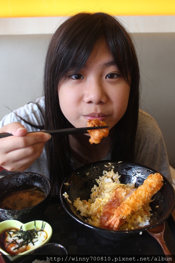 新丼：台北/中山 【新丼-有創意、超新鮮、份量夠、真的讓人很心動!】 捷運中山站