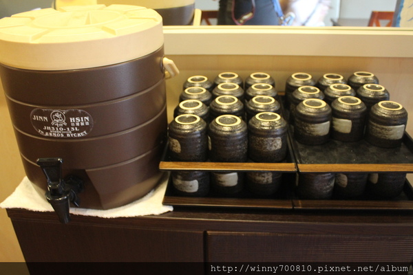 新丼：台北/中山 【新丼-有創意、超新鮮、份量夠、真的讓人很心動!】 捷運中山站