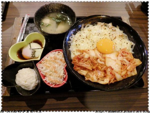 <捷運中山站>創意丼飯/平價丼飯/日式丼飯推薦/東森新聞推薦/高CP值/大份量/ 21道創意丼飯隨君選擇/滿滿的起司 韓美新丼/中山美食