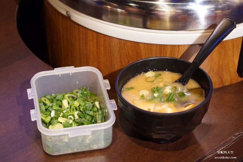 [新北浮誇系丼飯 新丼] 板橋新埔站必吃美食 爆炸滿蔥花 視覺味覺都震撼 湯品白飯無限量供應 - 安妮的天空