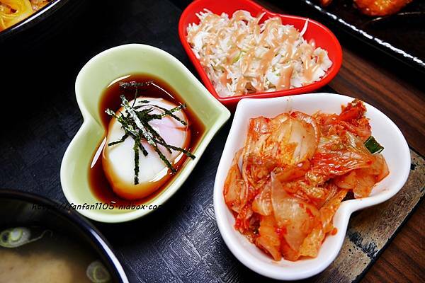 【台北美食】新丼 #起司瀑布 #厚切豬排煉獄丼 27種平價創意丼飯，只要$120元起 (11).JPG