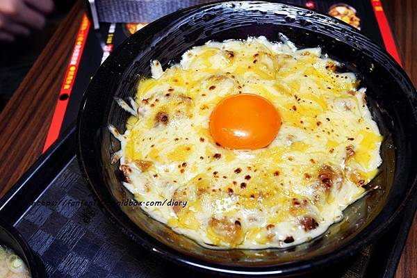 【台北美食】新丼 #起司瀑布 #厚切豬排煉獄丼 27種平價創意丼飯，只要$120元起 (7).JPG