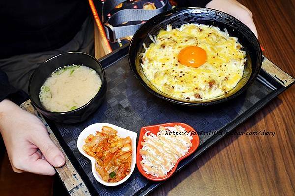 【台北美食】新丼 #起司瀑布 #厚切豬排煉獄丼 27種平價創意丼飯，只要$120元起 (6).JPG