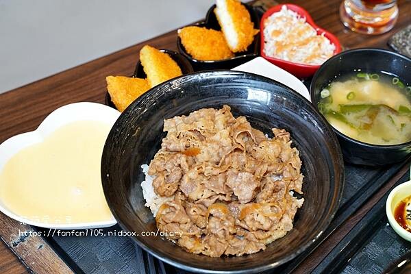 【台北美食】新丼 26種平價創意丼飯,只要$128元起 #起司瀑布 #無敵炸豬排 CP值超高的 (8).JPG
