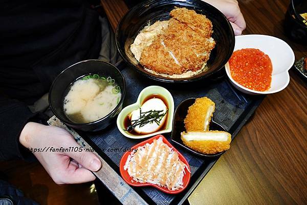 【台北美食】新丼 #起司瀑布 #厚切豬排煉獄丼 27種平價創意丼飯，只要$120元起 (16).JPG