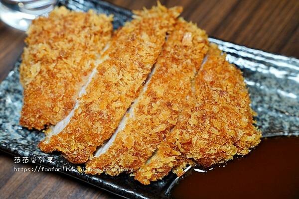 【台北美食】新丼 26種平價創意丼飯,只要$128元起 #起司瀑布 #無敵炸豬排 CP值超高的 (9).JPG