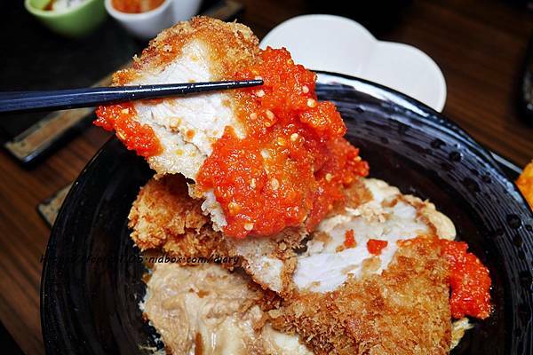 【台北美食】新丼 #起司瀑布 #厚切豬排煉獄丼 27種平價創意丼飯，只要$120元起 (20).JPG