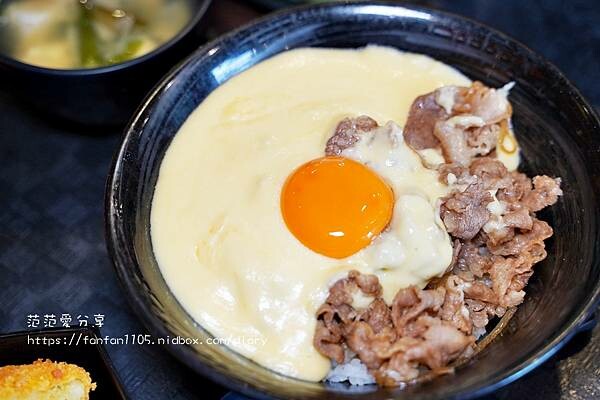 【台北美食】新丼 26種平價創意丼飯,只要$128元起 #起司瀑布 #無敵炸豬排 CP值超高的 (21).JPG