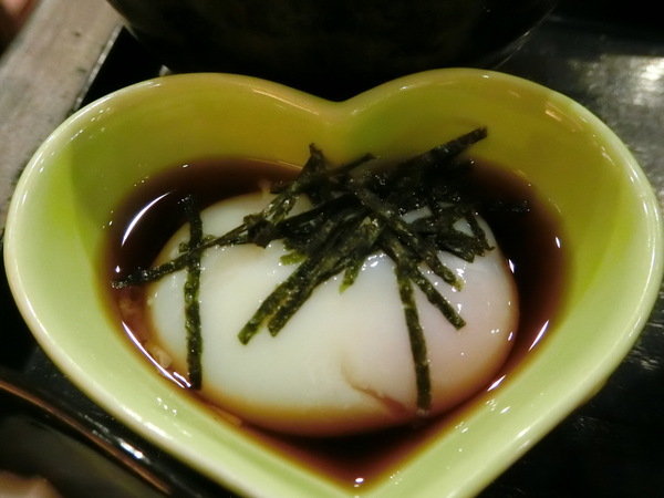 新丼:【捷運中山站美食/21種丼飯】知名創意丼飯料理-新丼~必點「韓式豆腐丼」、「味噌豆腐丼」及「酸甜糖醋炸雞」CP值超高,絕對是你吃飽喝足的好所在喔~