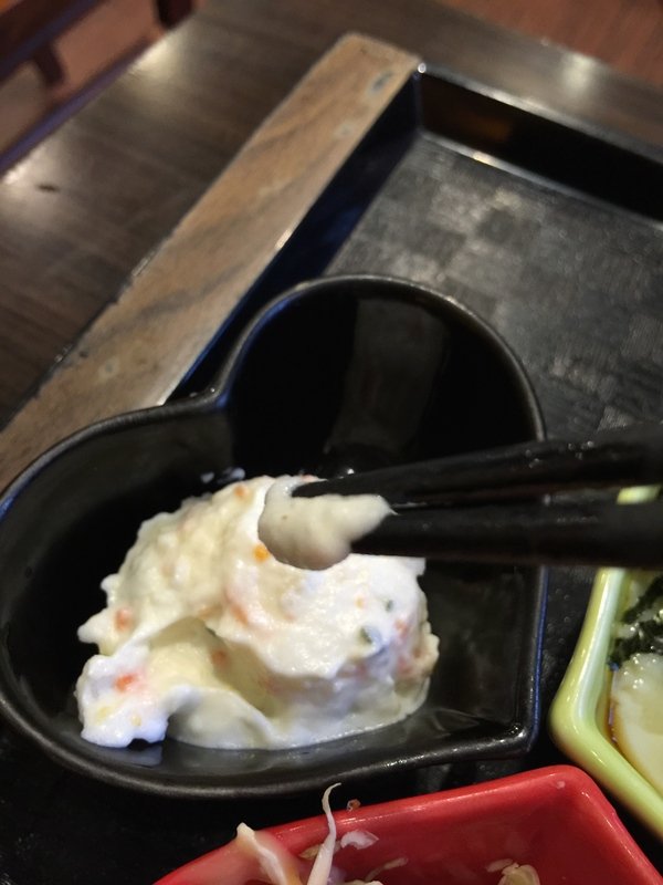 新丼:【捷運中山站美食/21種丼飯】知名創意丼飯料理-新丼~必點「韓式豆腐丼」、「味噌豆腐丼」及「酸甜糖醋炸雞」CP值超高,絕對是你吃飽喝足的好所在喔~