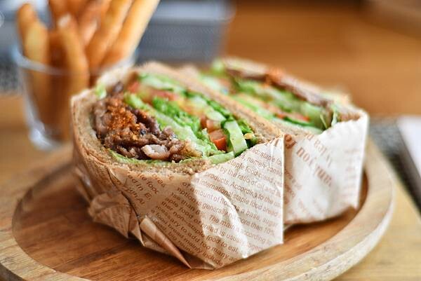 【台南東區】橋上看書~台南老字號早午餐咖啡,適合閱讀、沉思的 【台南東區】橋上看書~台南老字號早午餐咖啡,適合閱讀、沉思的