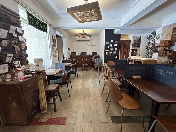 【台南東區】橋上看書~台南老字號早午餐咖啡,適合閱讀、沉思的 【台南東區】橋上看書~台南老字號早午餐咖啡,適合閱讀、沉思的