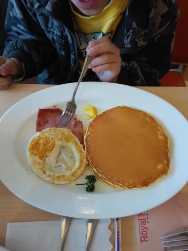 ❤台中❤ 餐廳 ♡ ~ Royal Host 樂雅樂家庭餐廳吃早餐 ~ ♛王子與公主的窩♛