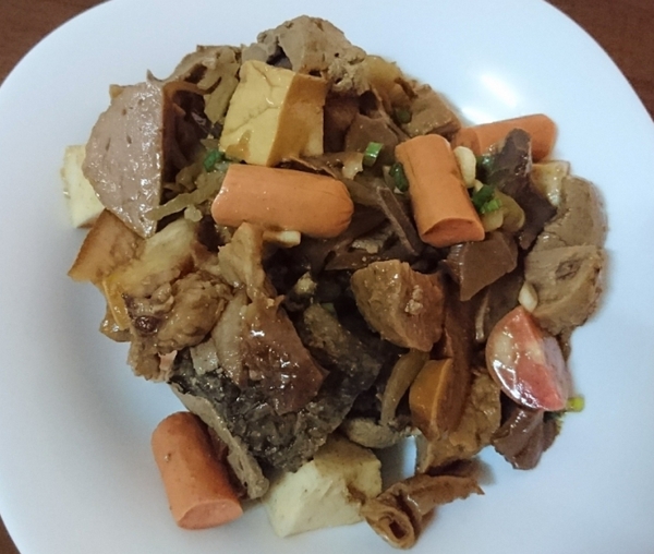 大木櫥滷味：高雄~大木櫥滷味~美味的平價小吃~人氣排隊店家~必吃的好滋味~