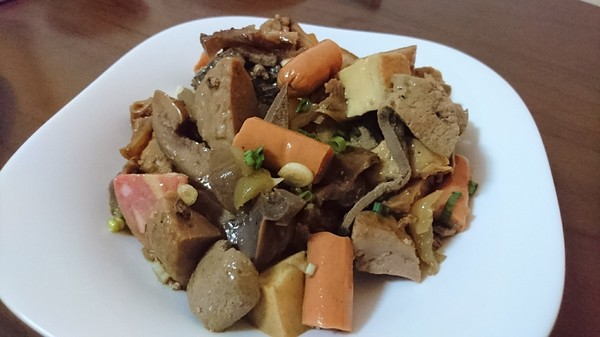 大木櫥滷味：高雄~大木櫥滷味~美味的平價小吃~人氣排隊店家~必吃的好滋味~