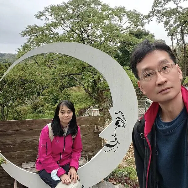 台中新社青青湖畔親水花園~創意西餐廳~烤肉區~親子同遊好樂趣