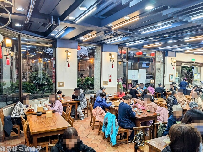 【新竹食記】十一街麵食館 - 竹北超夯的眷村好滋味,用餐時間