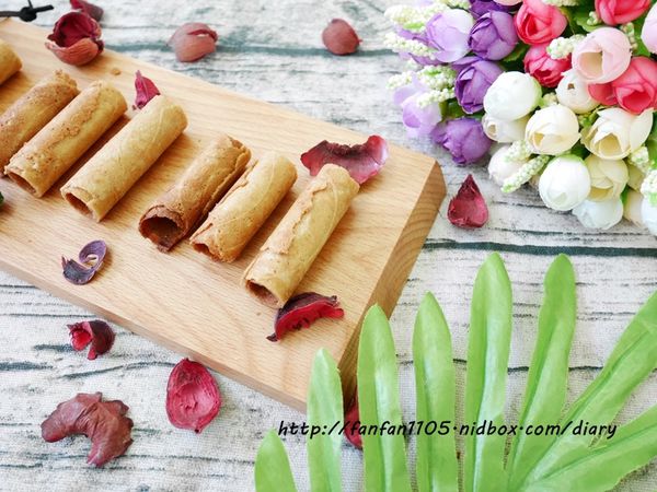 【品臻國際行銷】泰國進口 泰式椰子脆捲餅 芝麻原味 香甜玉米 濃郁香蕉 大人小孩都適合 (6).JPG
