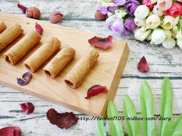 【品臻國際行銷】泰國進口 泰式椰子脆捲餅 芝麻原味 香甜玉米 濃郁香蕉 大人小孩都適合 (8).JPG