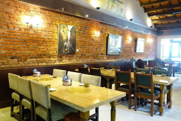 吳阿水老茶館(原吳阿火打邊爐)：吳阿水老茶館 ~ 雙連市場旁．海鮮套餐超澎派的啦 - 捷運雙連站