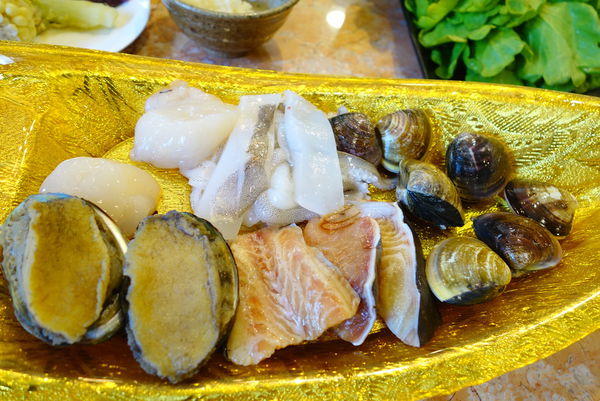 吳阿水老茶館(原吳阿火打邊爐)：吳阿水老茶館 ~ 雙連市場旁．海鮮套餐超澎派的啦 - 捷運雙連站