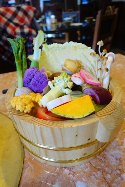 吳阿水老茶館(原吳阿火打邊爐)：吳阿水老茶館 ~ 雙連市場旁．海鮮套餐超澎派的啦 - 捷運雙連站