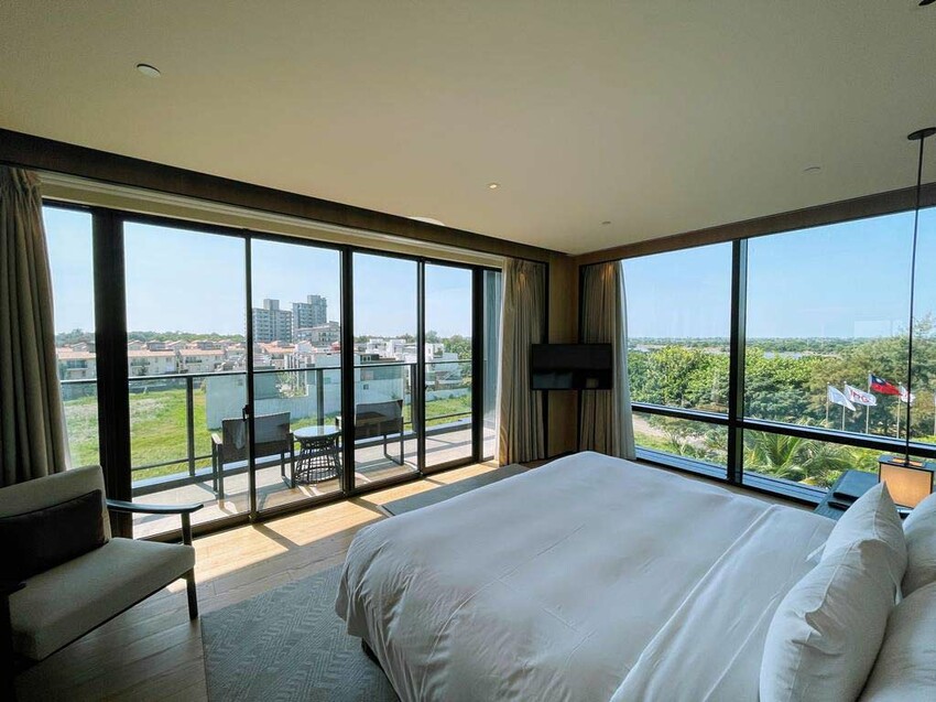 景觀套房大床河景