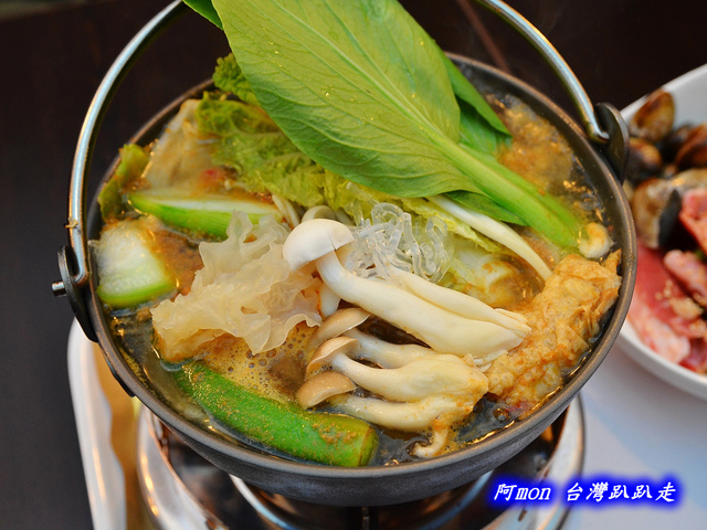 <台中西區>食記:囍料理~精緻美味的料理餐盒和特色火鍋~推薦紹子鍋和皮蛋鍋，下午時段用餐再打9折