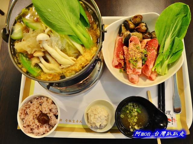 <台中西區>食記:囍料理~精緻美味的料理餐盒和特色火鍋~推薦紹子鍋和皮蛋鍋，下午時段用餐再打9折