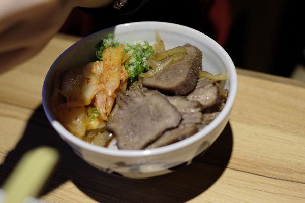 牛舌丼飯.jpg 牛舌丼飯.jpg