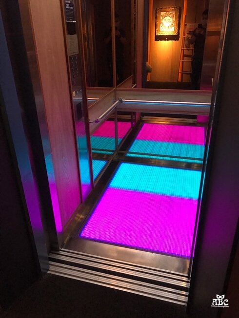 台中住宿紅點文旅|文青潮酷風格旅店，超大溜滑梯、膠囊咖啡機，走路就到中華路夜市！