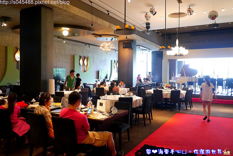 【宜蘭▍浪漫餐廳】Neverland 古堡party餐廳♥獨立森林Villa餐廳,浪漫節慶來超適合~