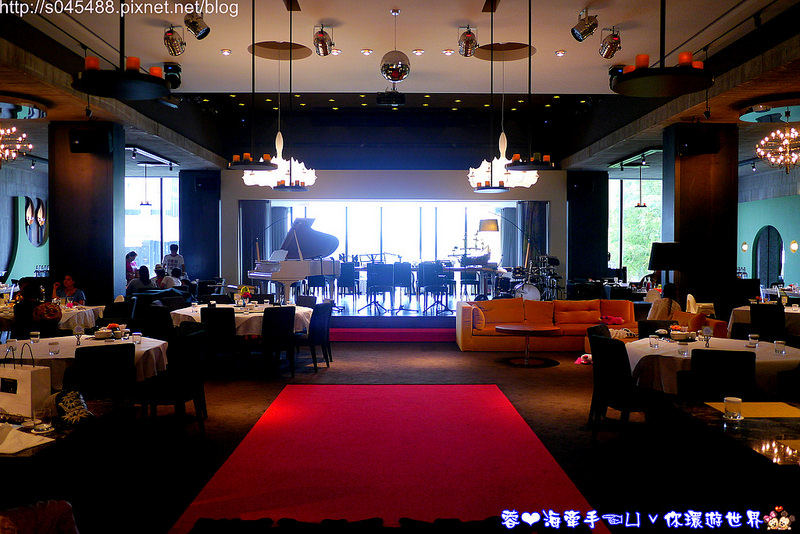 【宜蘭▍浪漫餐廳】Neverland 古堡party餐廳♥獨立森林Villa餐廳,浪漫節慶來超適合~