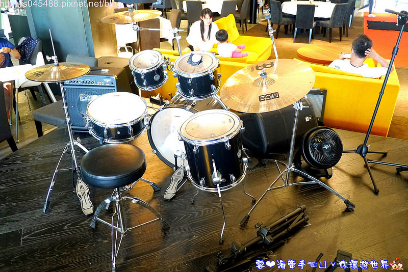 【宜蘭▍浪漫餐廳】Neverland 古堡party餐廳♥獨立森林Villa餐廳,浪漫節慶來超適合~