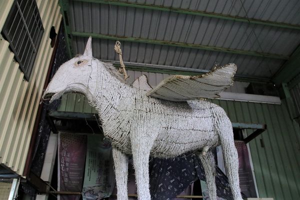 蓮荷園休閒農場：【桃園觀音景點】蓮荷園休閒農場~80公斤也可坐大王蓮/蓮子剉冰+洛神花臭豆腐必吃