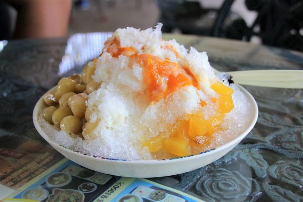 蓮荷園休閒農場：【桃園觀音景點】蓮荷園休閒農場~80公斤也可坐大王蓮/蓮子剉冰+洛神花臭豆腐必吃